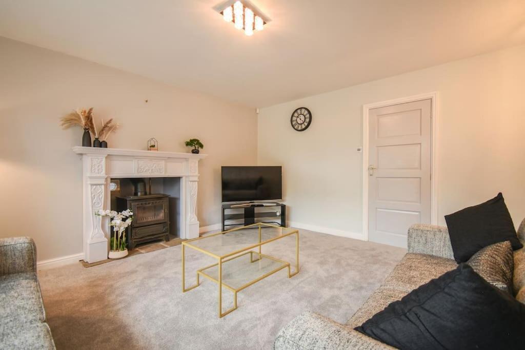 Luxurious & Tranquil Riverside Getaway Great Harwood Екстериор снимка