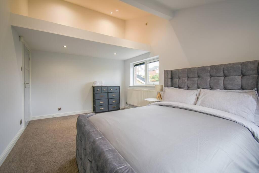 Luxurious & Tranquil Riverside Getaway Great Harwood Екстериор снимка