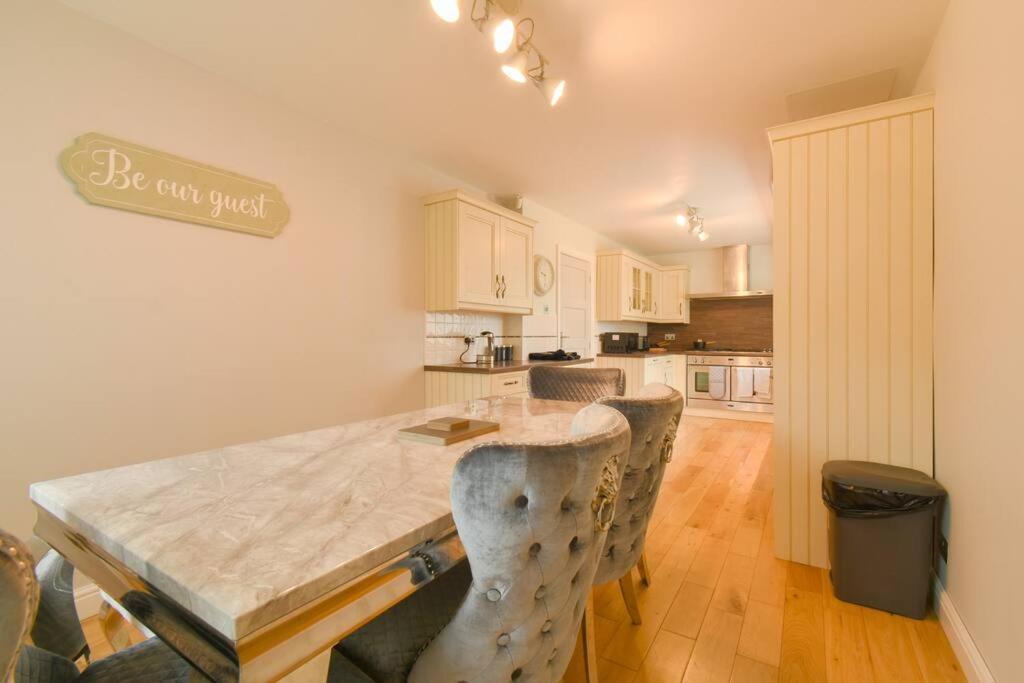 Luxurious & Tranquil Riverside Getaway Great Harwood Екстериор снимка