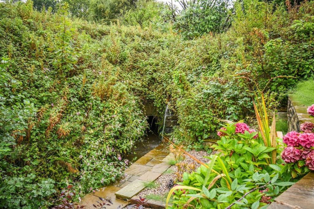 Luxurious & Tranquil Riverside Getaway Great Harwood Екстериор снимка
